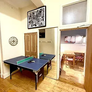  Apartment Central - Large Groups