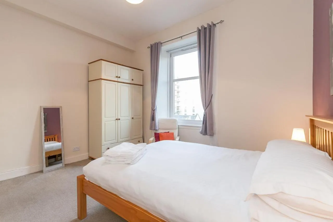 The Edinburgh Victorian - 3 Bedroom Apartment 0*,  Reino Unido