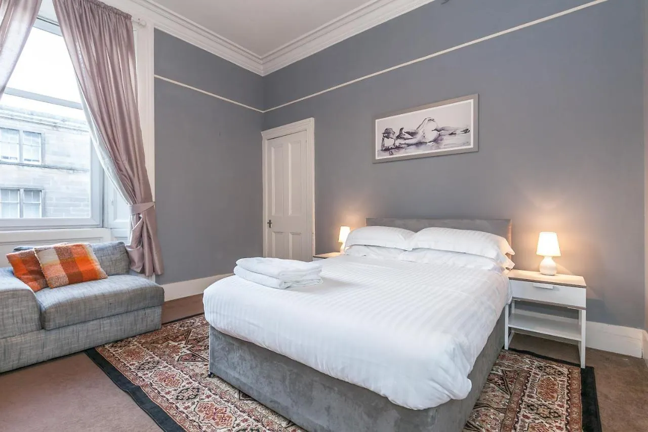 The Edinburgh Victorian - 3 Bedroom Apartment