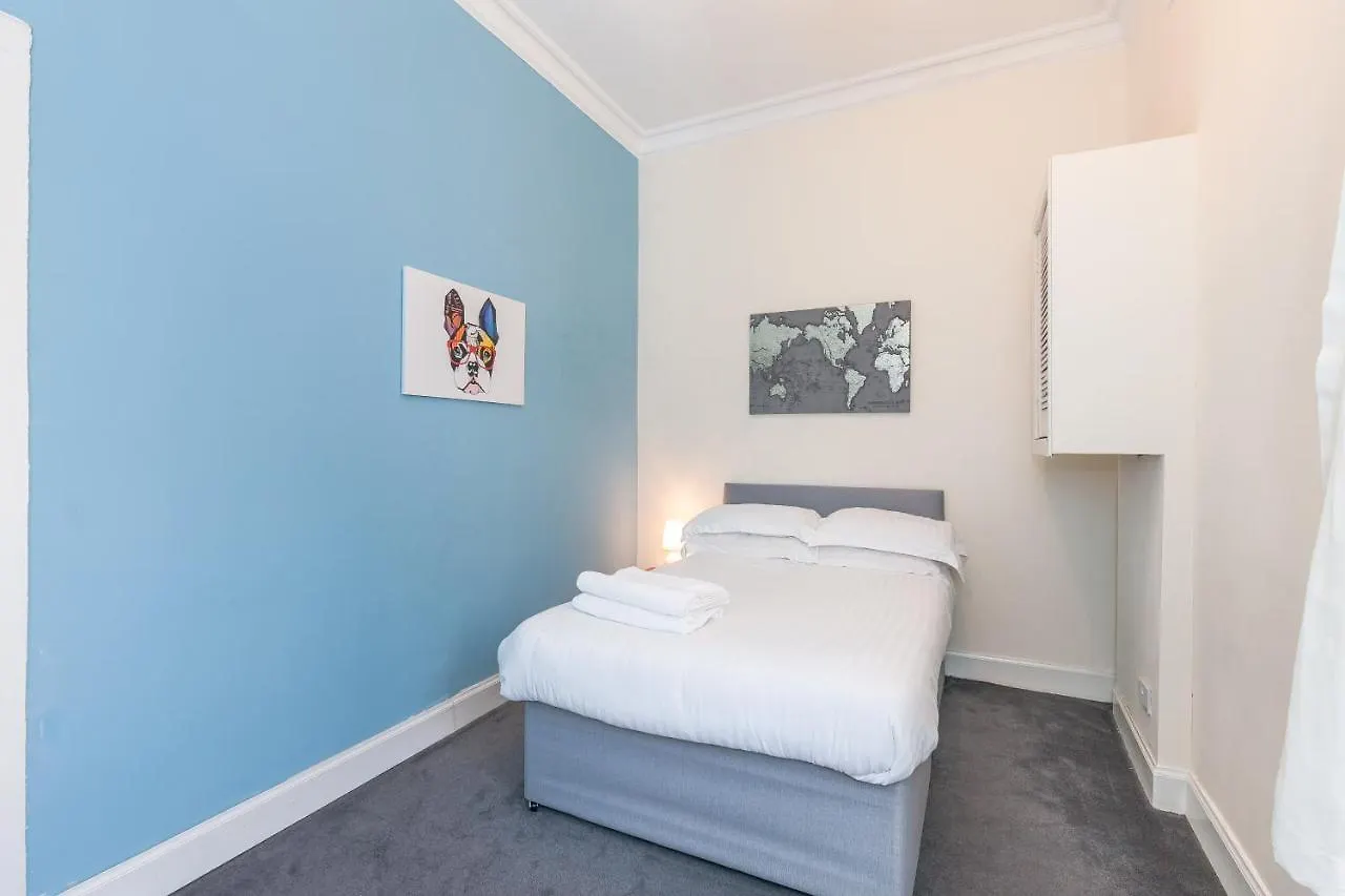 The Edinburgh Victorian - 3 Bedroom Apartment 0*,  United Kingdom